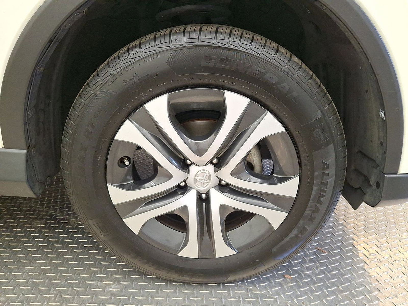 Certified 2018 Toyota RAV4 LE w/ All Weather Liner Package image 26