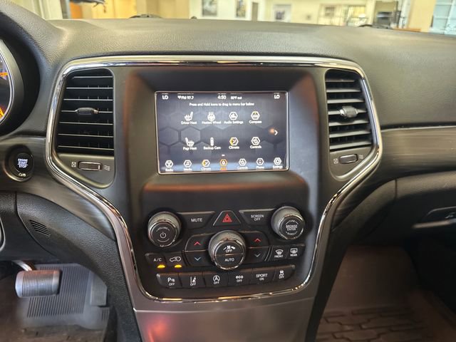 Used 2020 Jeep Grand Cherokee Laredo AWD/4WD image 20