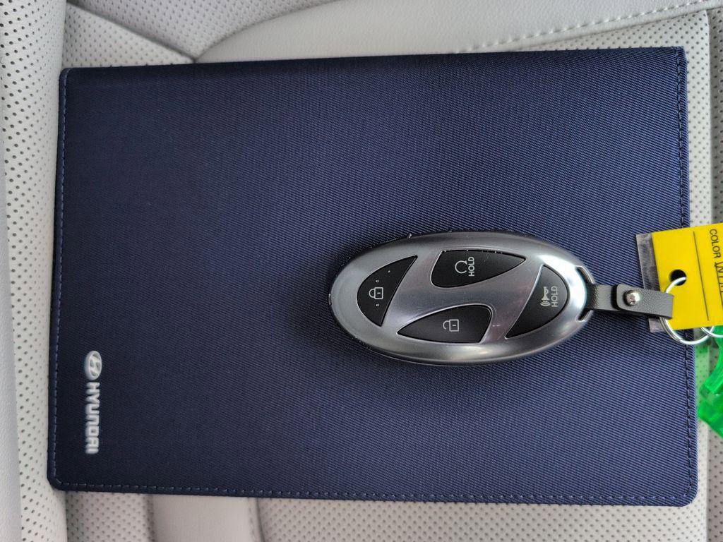 New 2026 Hyundai Tucson Limited image 32