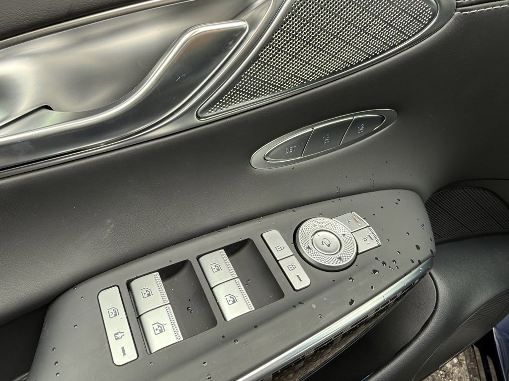 Used 2025 Genesis GV70 3.5T Sport w/ Sport Prestige Package image 25