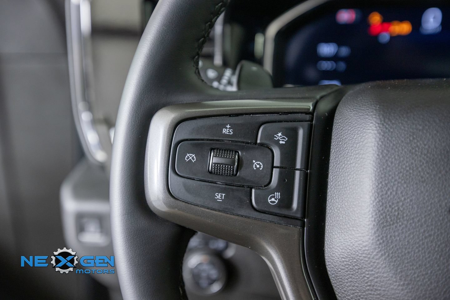Used 2025 Chevrolet Silverado 1500 High Country w/ Technology Package AWD/4WD image 14