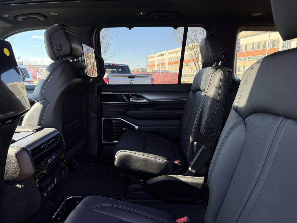 New 2026 Jeep Grand Wagoneer Limited AWD/4WD image 19