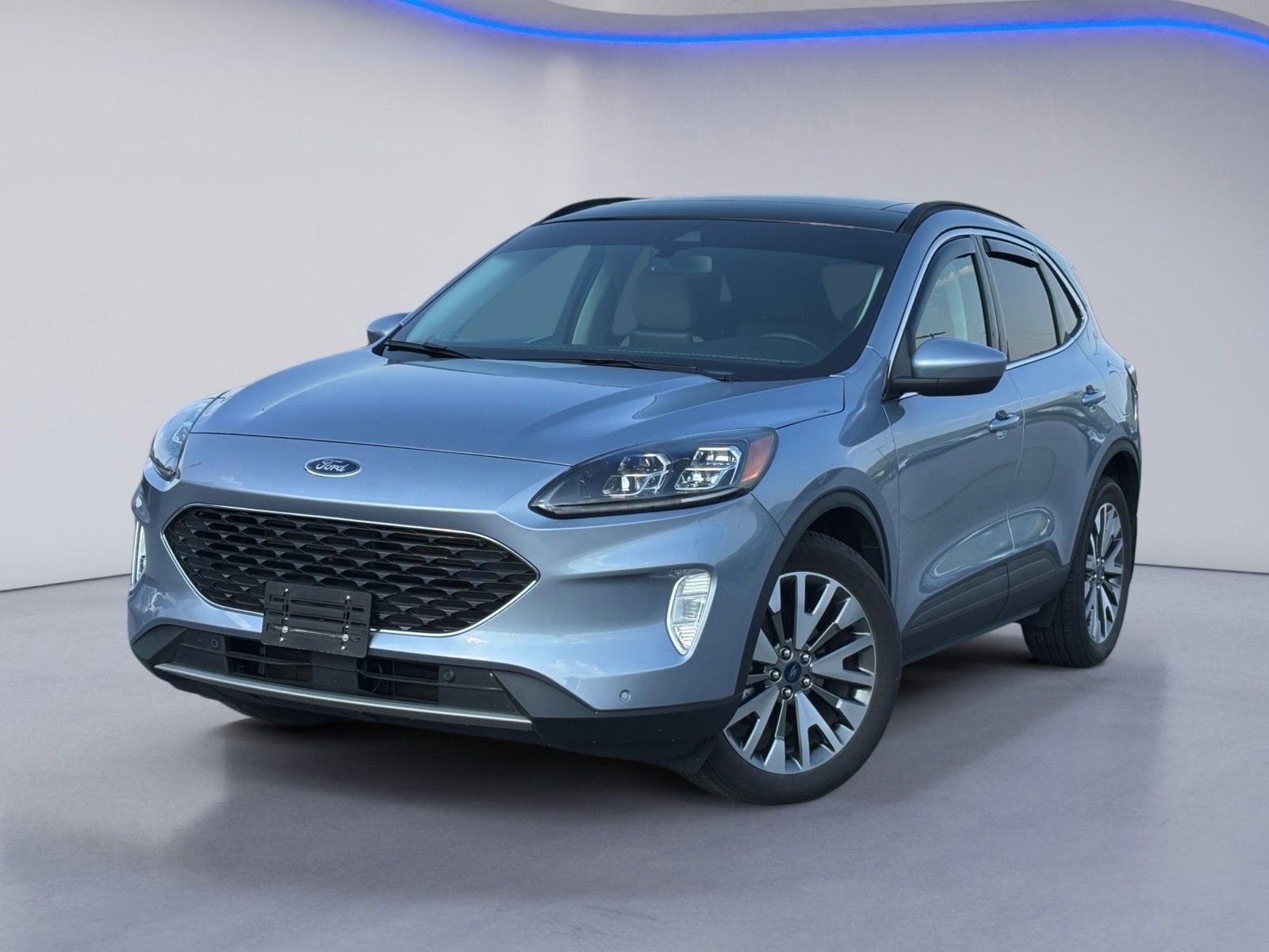 Used 2022 Ford Escape Titanium FWD image 2