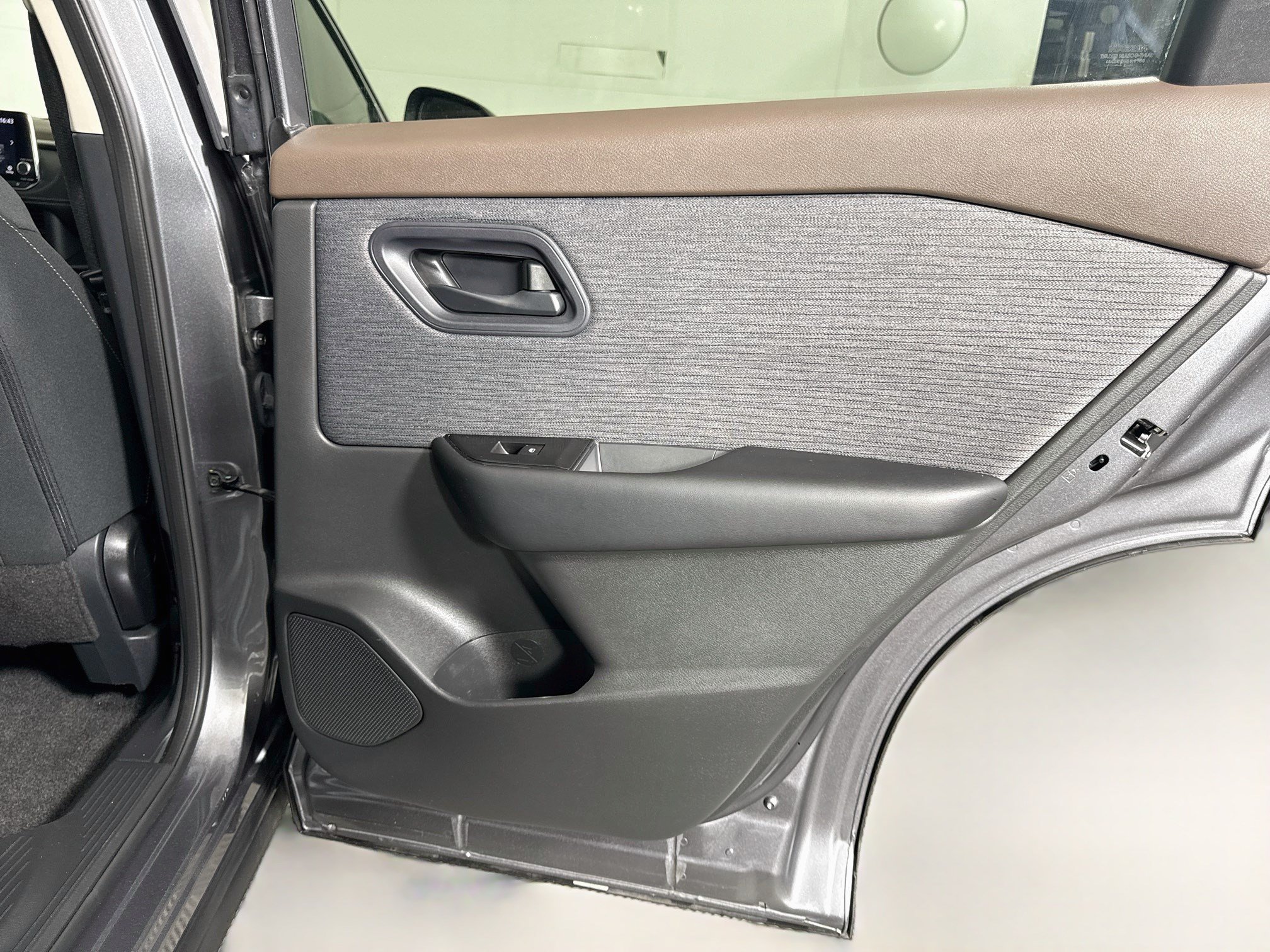 Used 2023 Nissan Rogue S FWD image 28