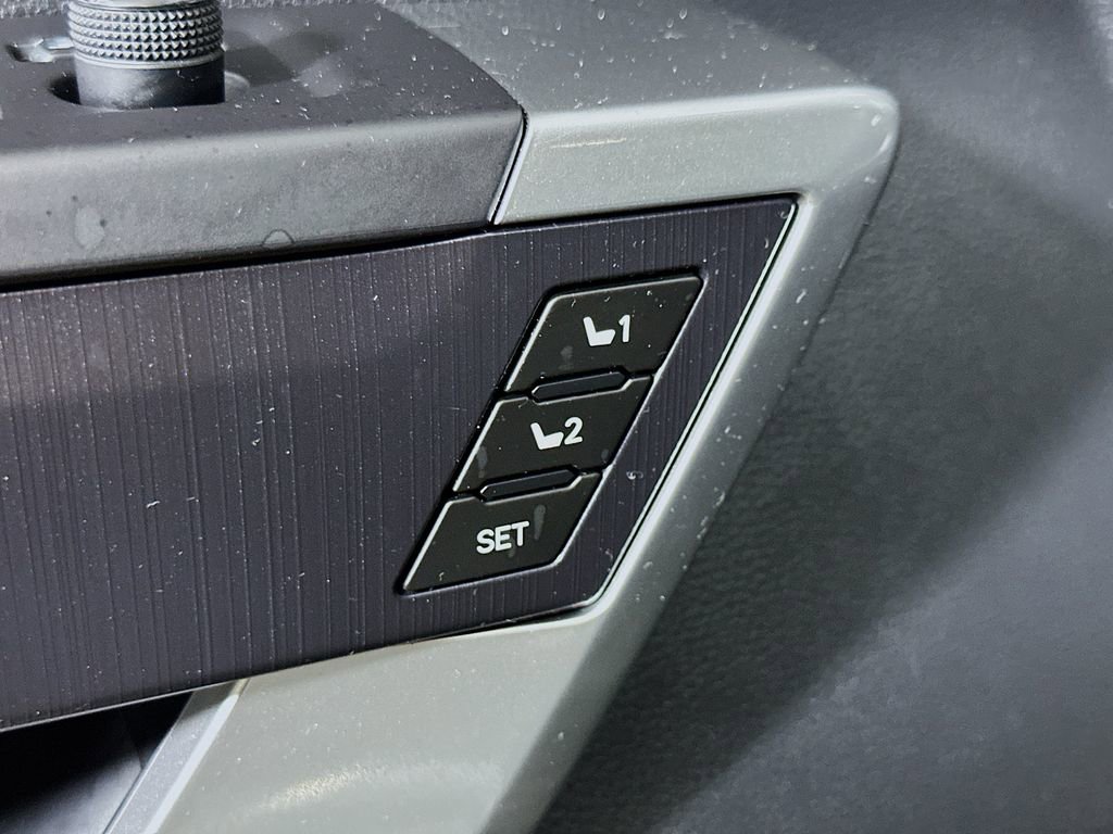 Used 2023 Toyota Sequoia Platinum AWD/4WD image 22