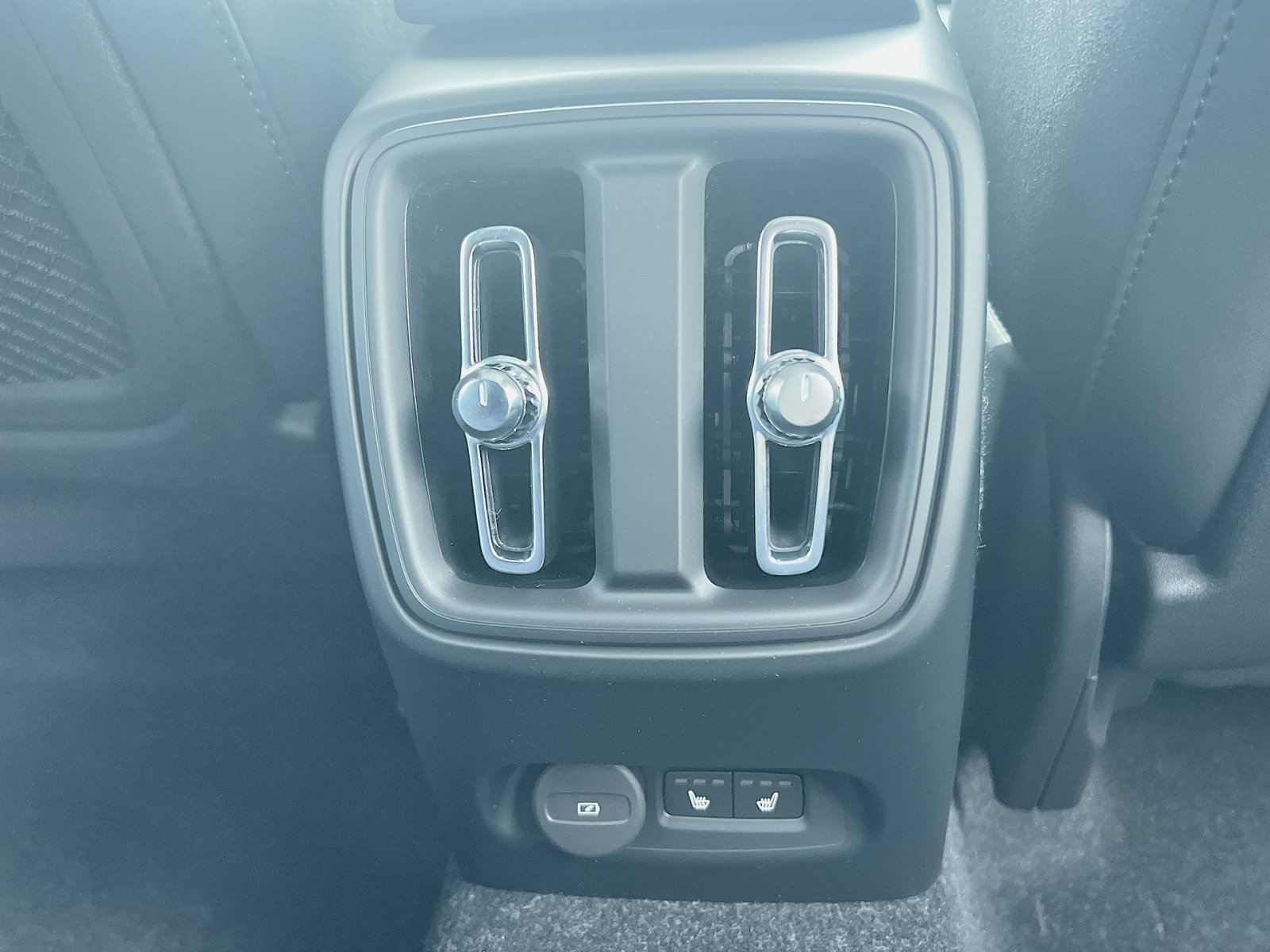 New 2026 Volvo EX40 Ultra AWD/4WD image 23