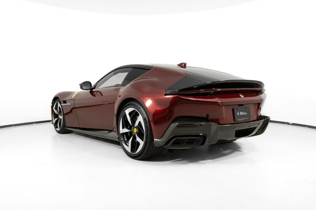 Certified 2025 Ferrari 12Cilindri RWD image 4