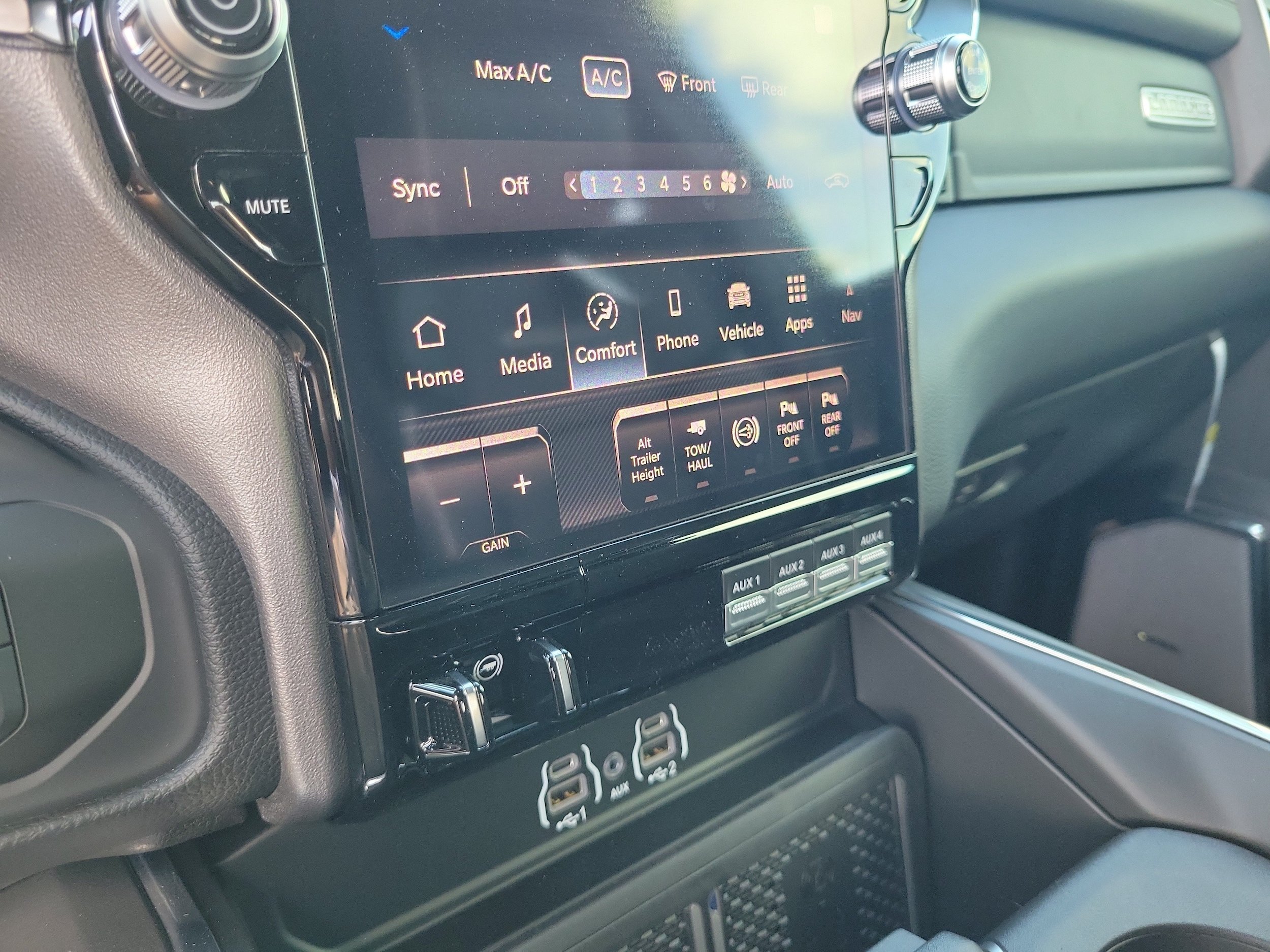 New 2027 RAM 3500 Laramie AWD/4WD image 22