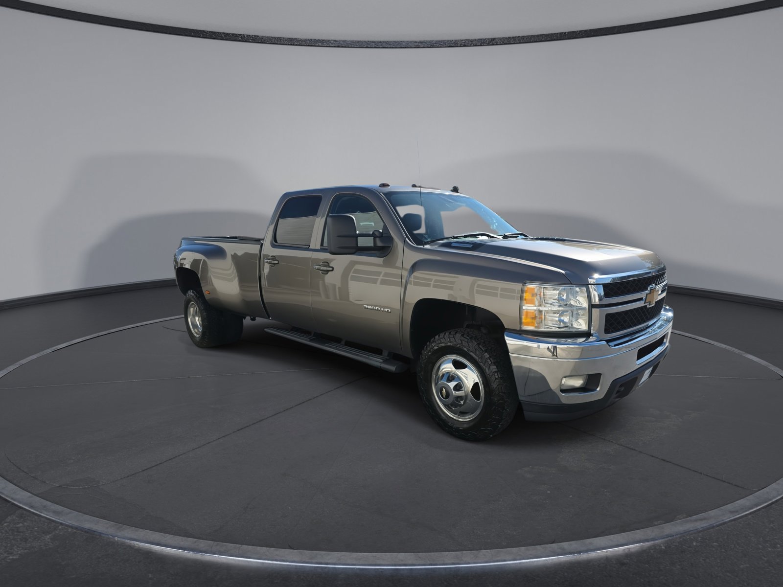 Used 2013 Chevrolet Silverado 3500 LTZ w/ LTZ Plus Package AWD/4WD image 2
