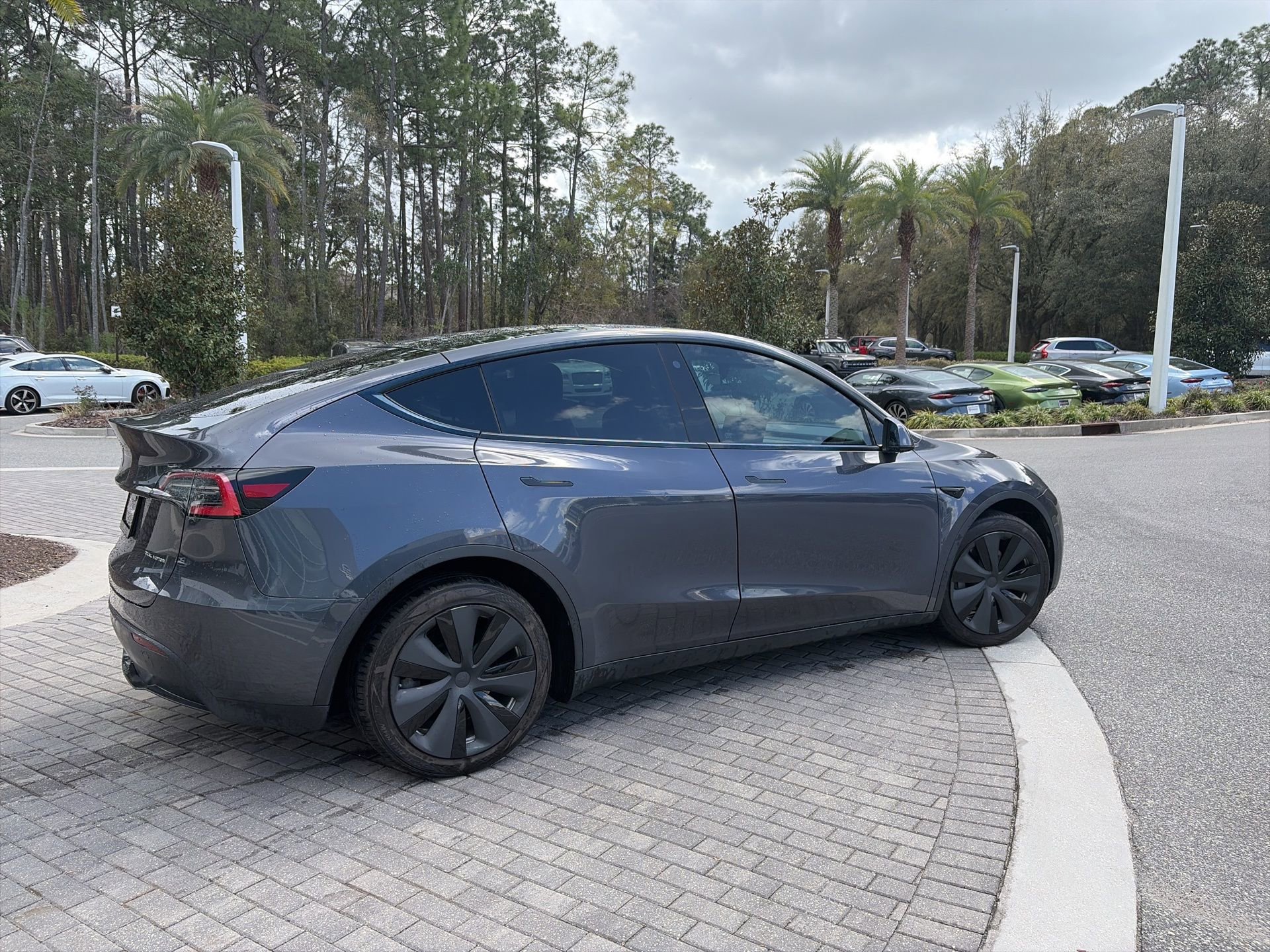 Used 2021 Tesla Model Y Long Range image 2