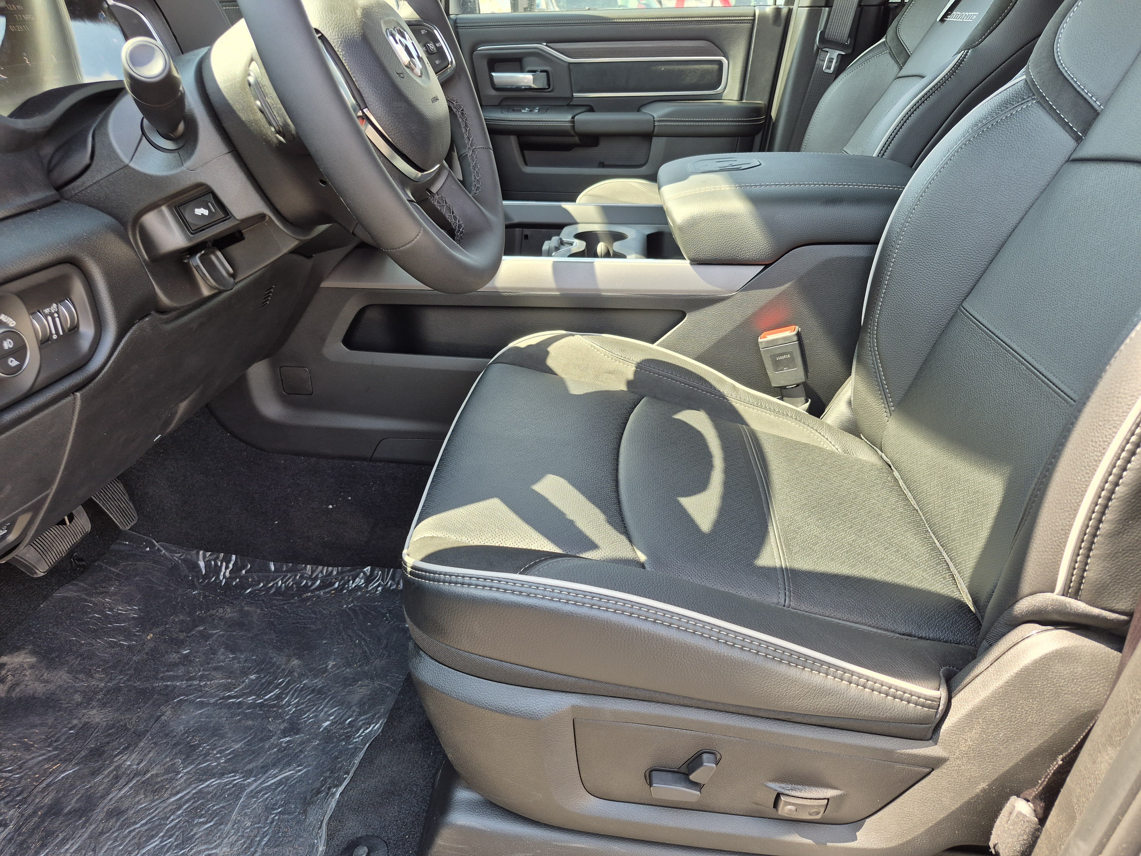 New 2026 RAM 2500 Laramie w/ Night Edition AWD/4WD image 21