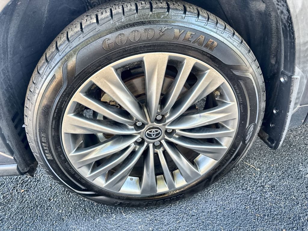 Used 2021 Toyota Highlander Platinum image 18