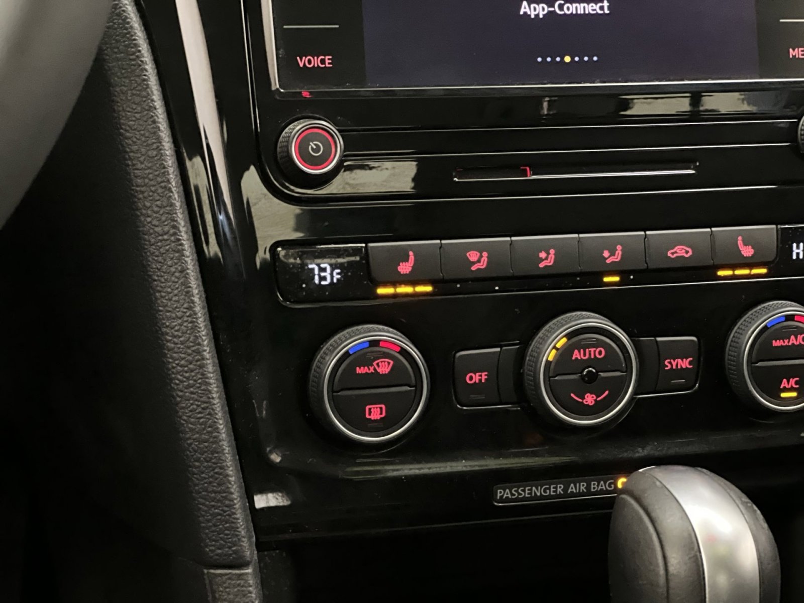 Used 2022 Volkswagen Passat 2.0T SE image 28