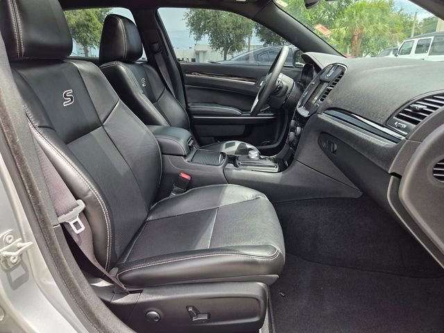 Certified 2022 Chrysler 300 S w/ Comfort Group RWD image 18