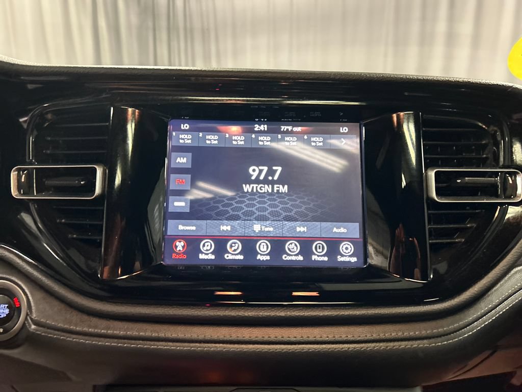 Used 2024 Dodge Durango SXT w/ SXT Blacktop Group AWD/4WD image 17