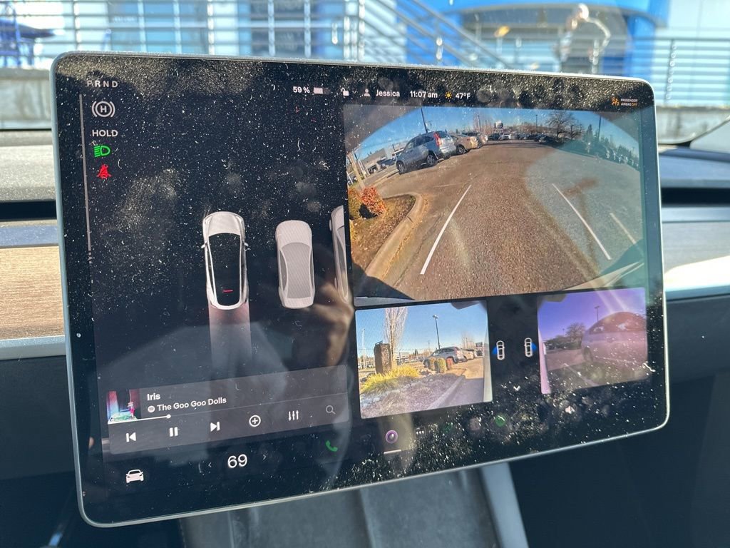 Used 2022 Tesla Model Y Long Range image 9