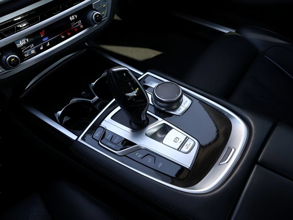 Used 2022 BMW 740i xDrive w/ Premium Package AWD/4WD image 28