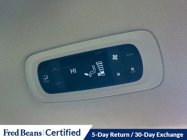 Used 2024 Chrysler Pacifica Touring-L image 15