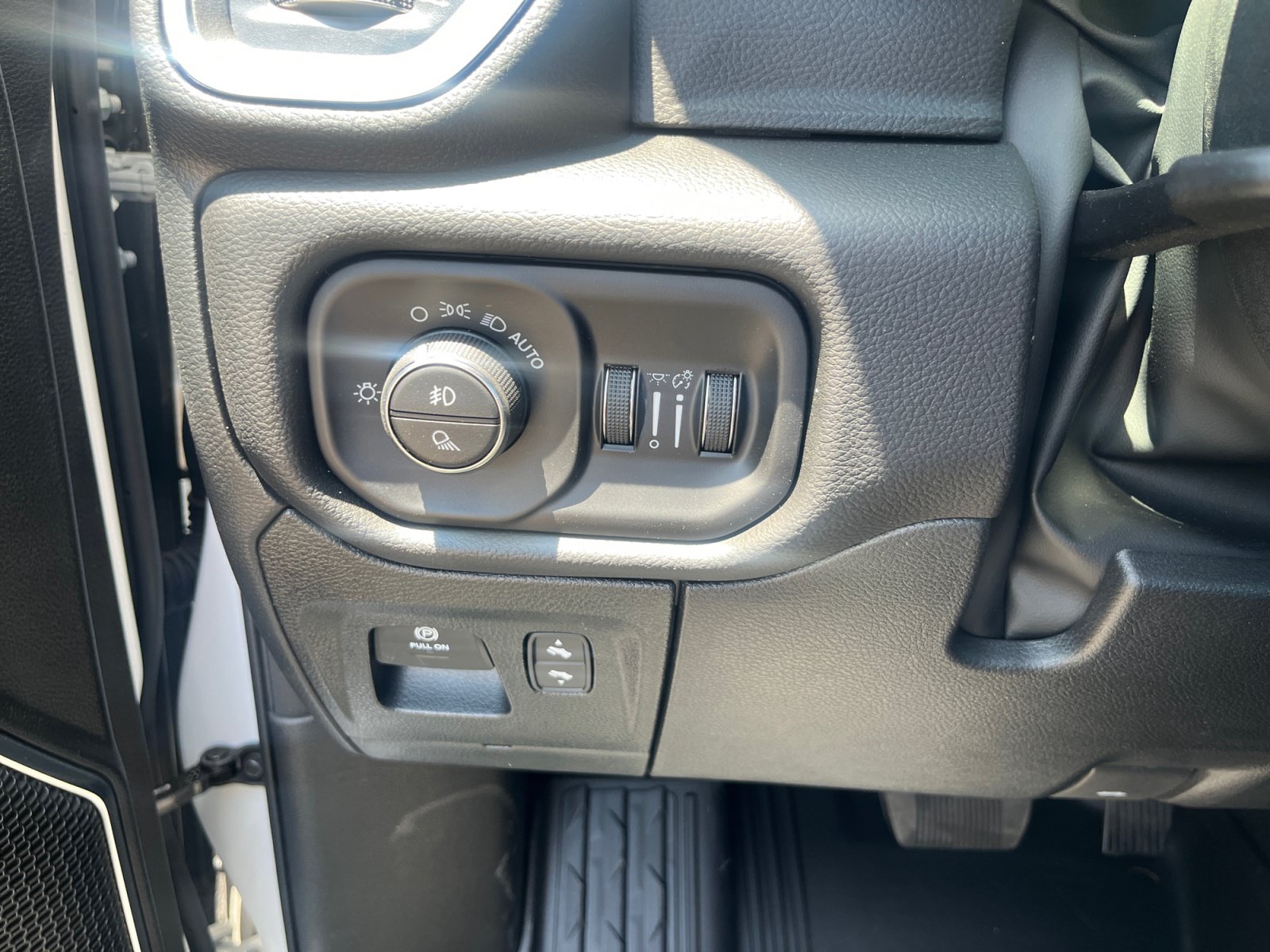 New 2026 RAM 1500 Laramie w/ Chrome Appearance Group AWD/4WD image 12