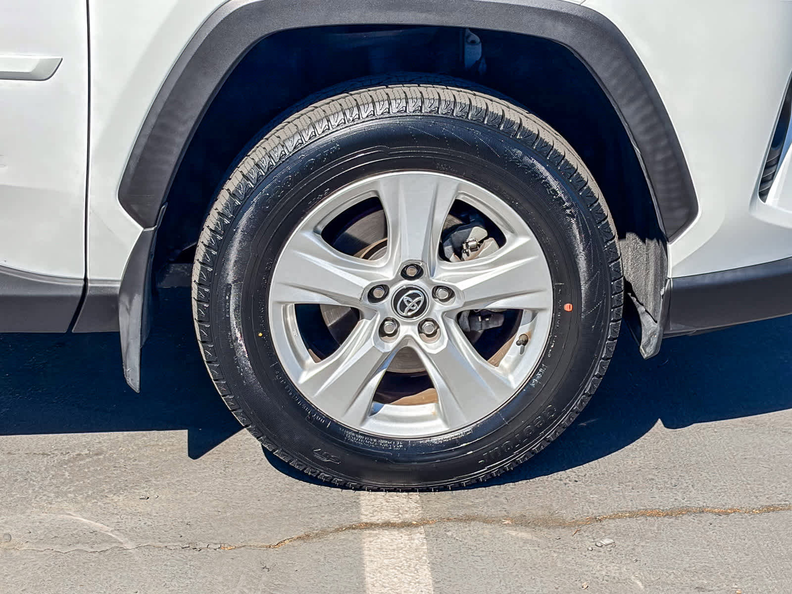 Used 2020 Toyota RAV4 XLE w/ Convenience Package image 9