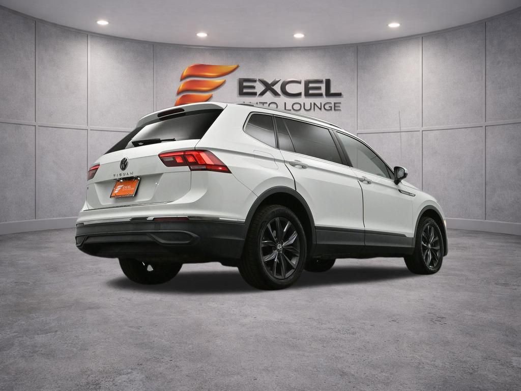 Used 2022 Volkswagen Tiguan SE w/ Panoramic Sunroof Package FWD image 38