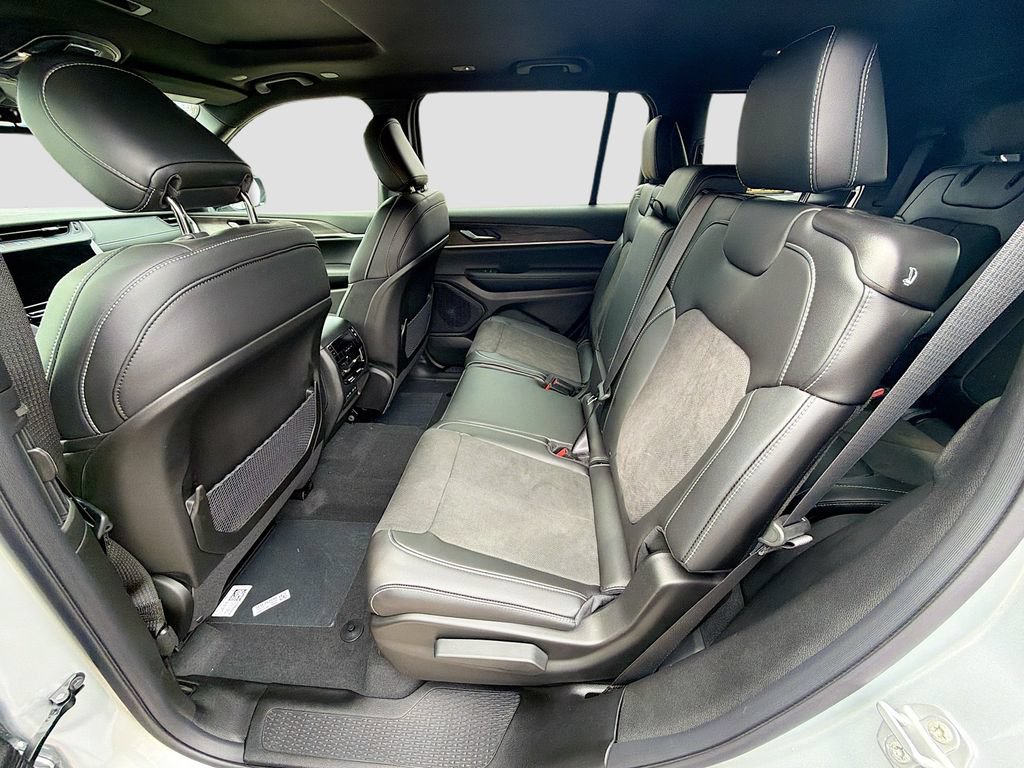 New 2026 Jeep Grand Cherokee L 4WD image 22