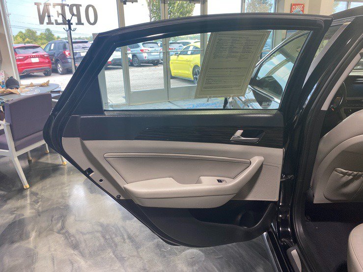 Used 2017 Hyundai Sonata Limited FWD image 8