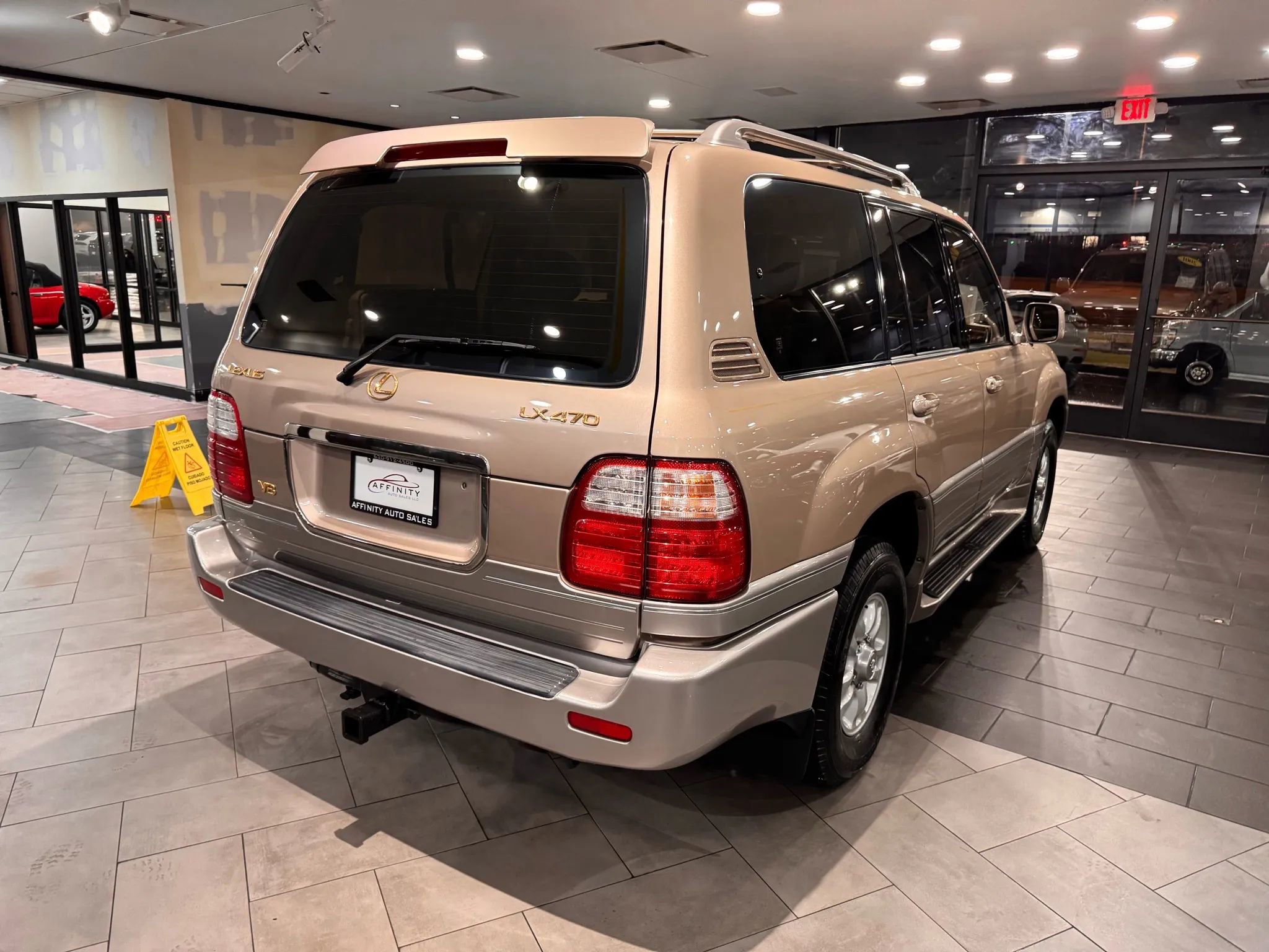 Used 2001 Lexus LX 470 4WD image 5