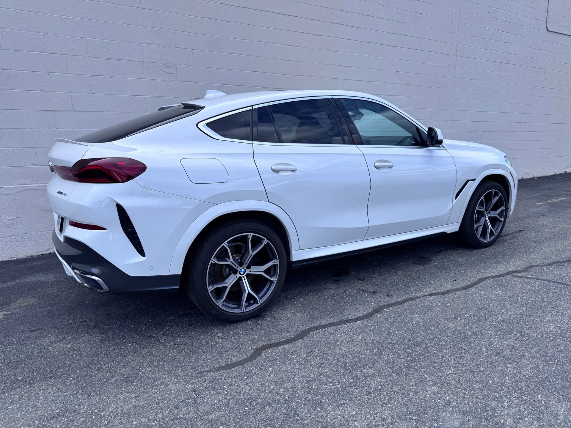 Used 2022 BMW X6 xDrive40i image 6