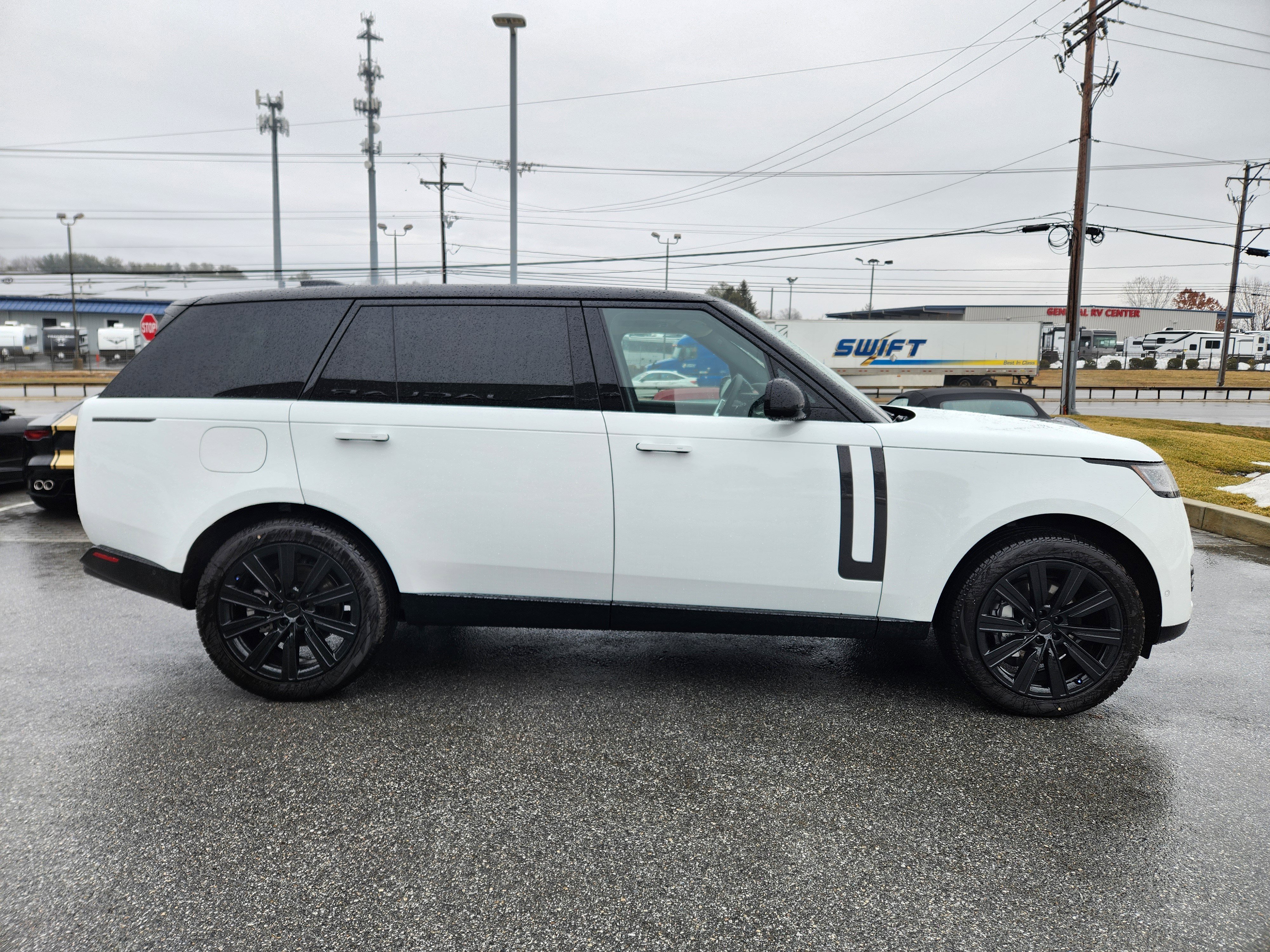 New 2026 Land Rover Range Rover Long Wheelbase SE image 6