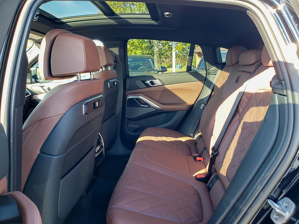New 2026 BMW X6 xDrive40i image 11