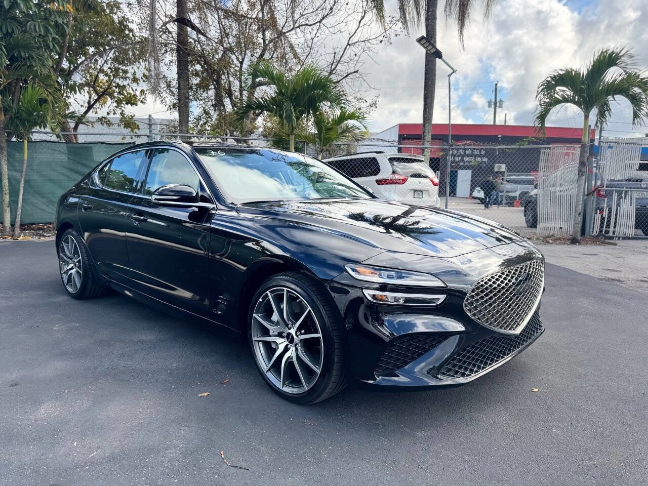 Used 2025 Genesis G70 2.5T image 14