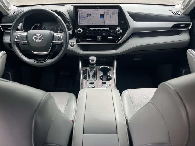 Used 2022 Toyota Highlander Platinum AWD/4WD image 12