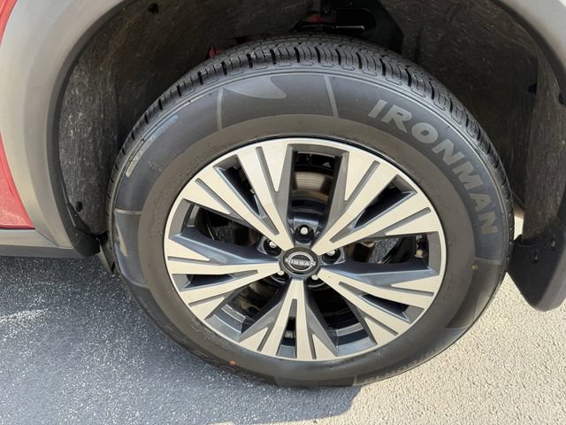 Used 2023 Nissan Rogue SV FWD image 44