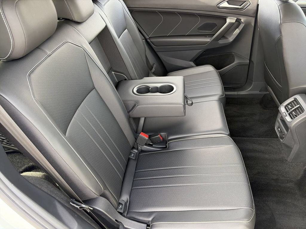 Used 2022 Volkswagen Tiguan SE AWD/4WD image 29