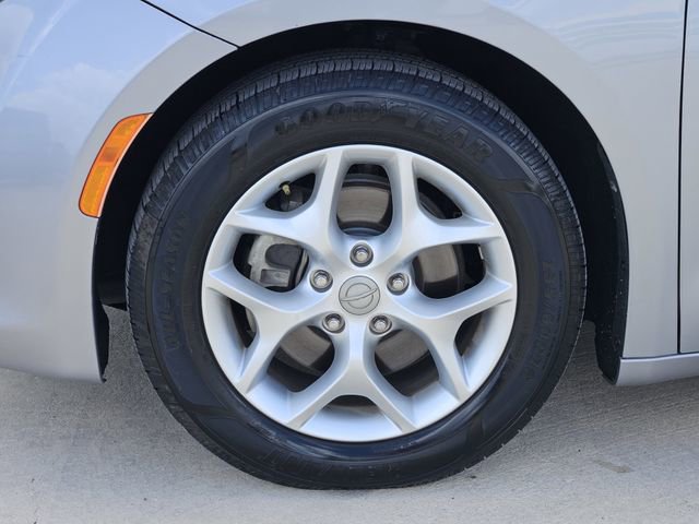 Used 2020 Chrysler Pacifica Limited image 10