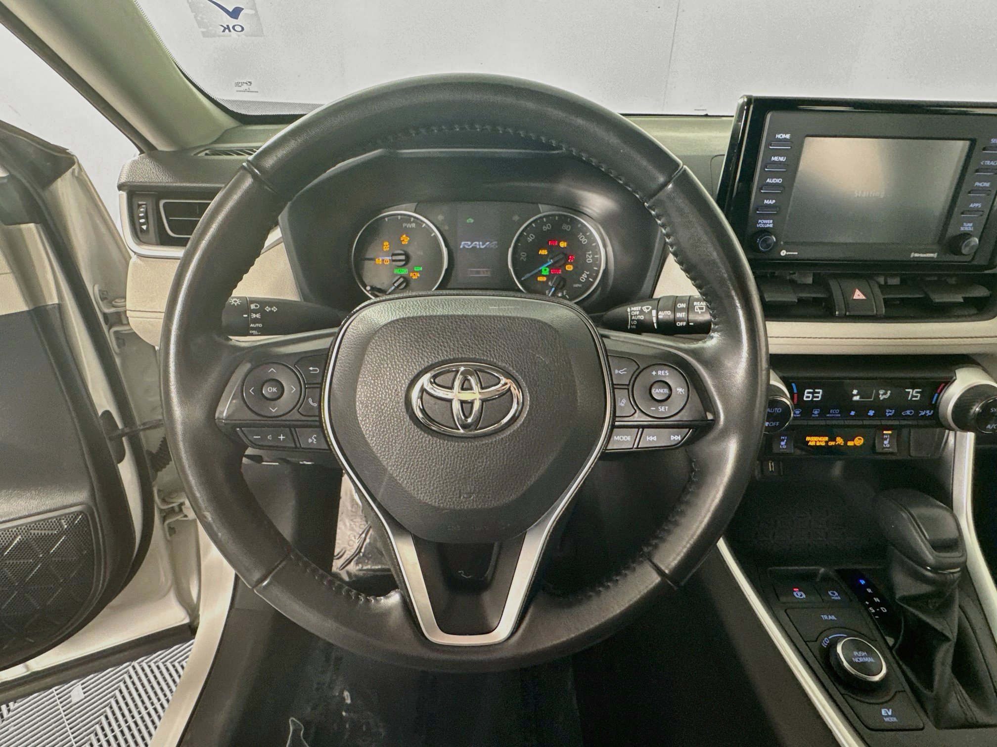 Certified 2022 Toyota RAV4 XLE w/ XLE Grade Weather Package AWD/4WD image 13