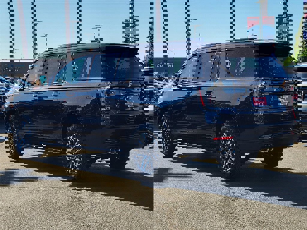 New 2026 Chevrolet Suburban Z71 w/ Comfort Package image 2