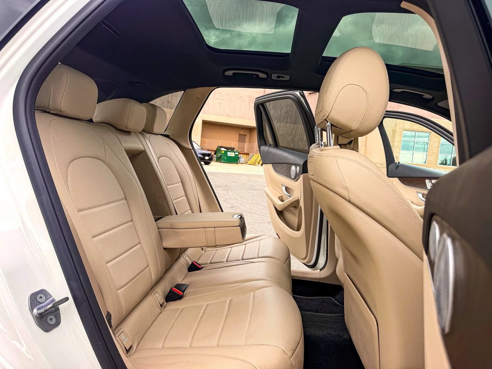 Used 2018 Mercedes-Benz GLC 300 4MATIC image 23