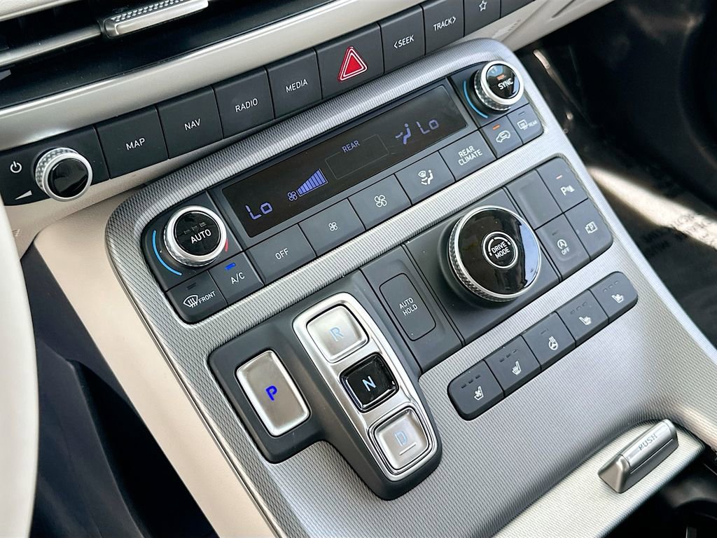 Used 2023 Hyundai Palisade Limited image 14