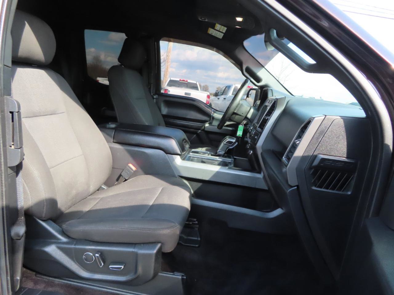 Used 2018 Ford F150 XLT w/ Equipment Group 302A Luxury image 46