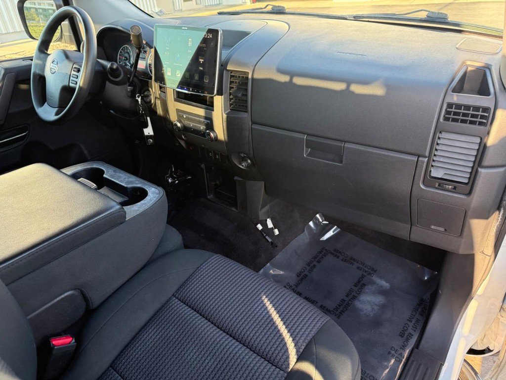 Used 2011 Nissan Titan SV image 14