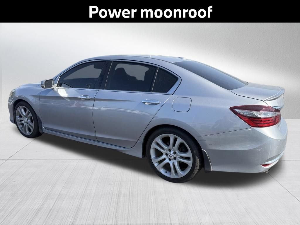 Used 2016 Honda Accord Touring image 8