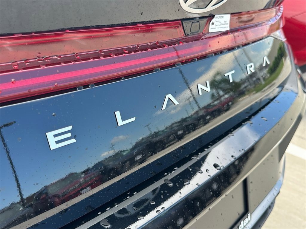 Used 2024 Hyundai Elantra SEL w/ Convenience Package image 22