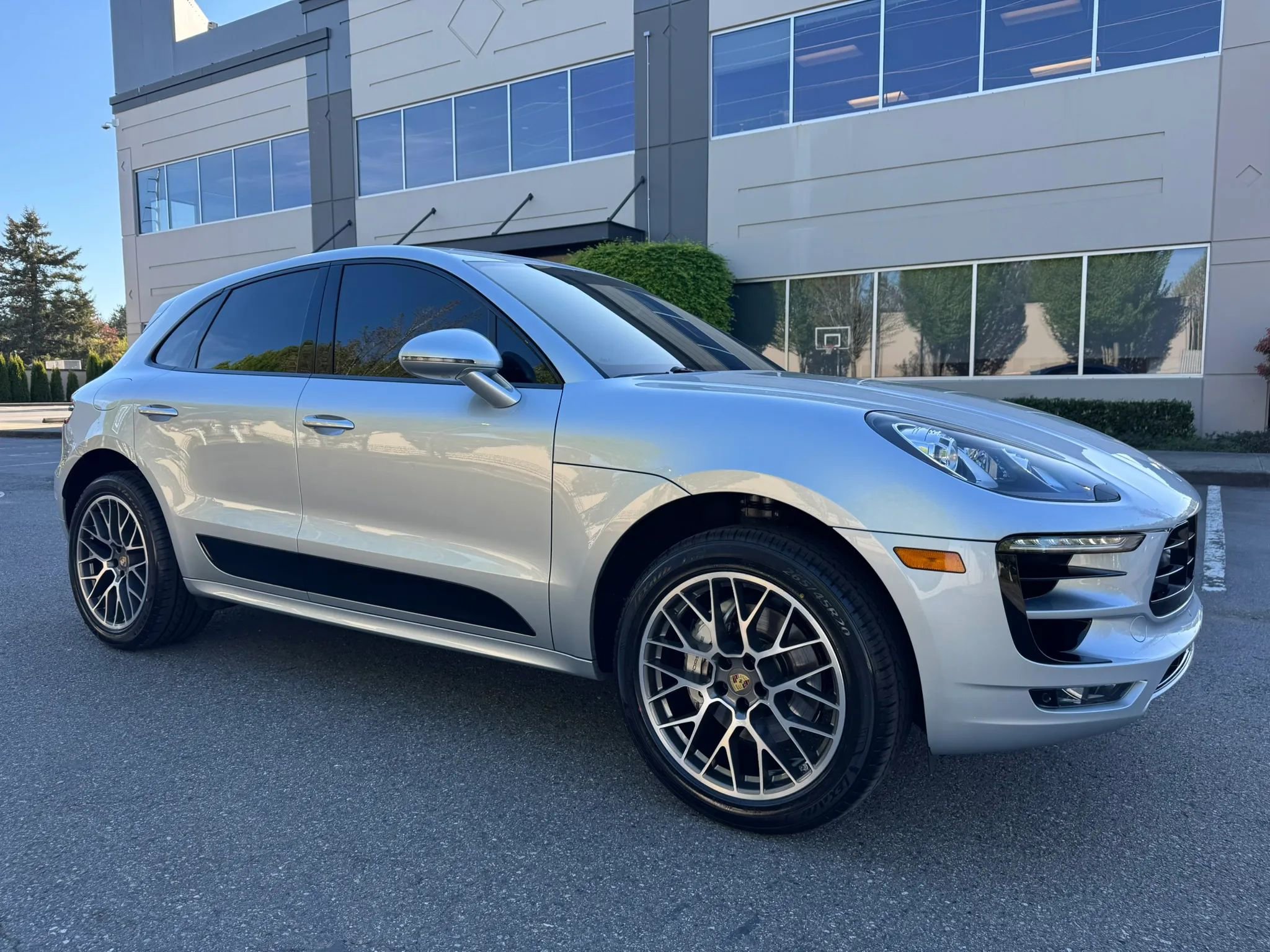 Used 2017 Porsche Macan S AWD/4WD image 1