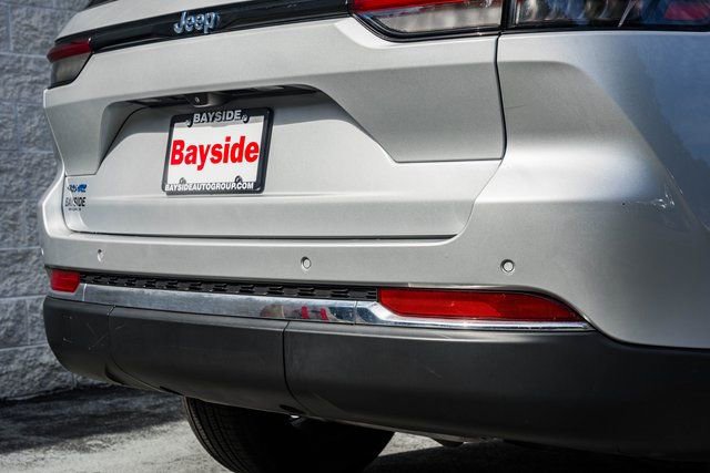 Used 2022 Jeep Grand Cherokee Limited 4xe image 19