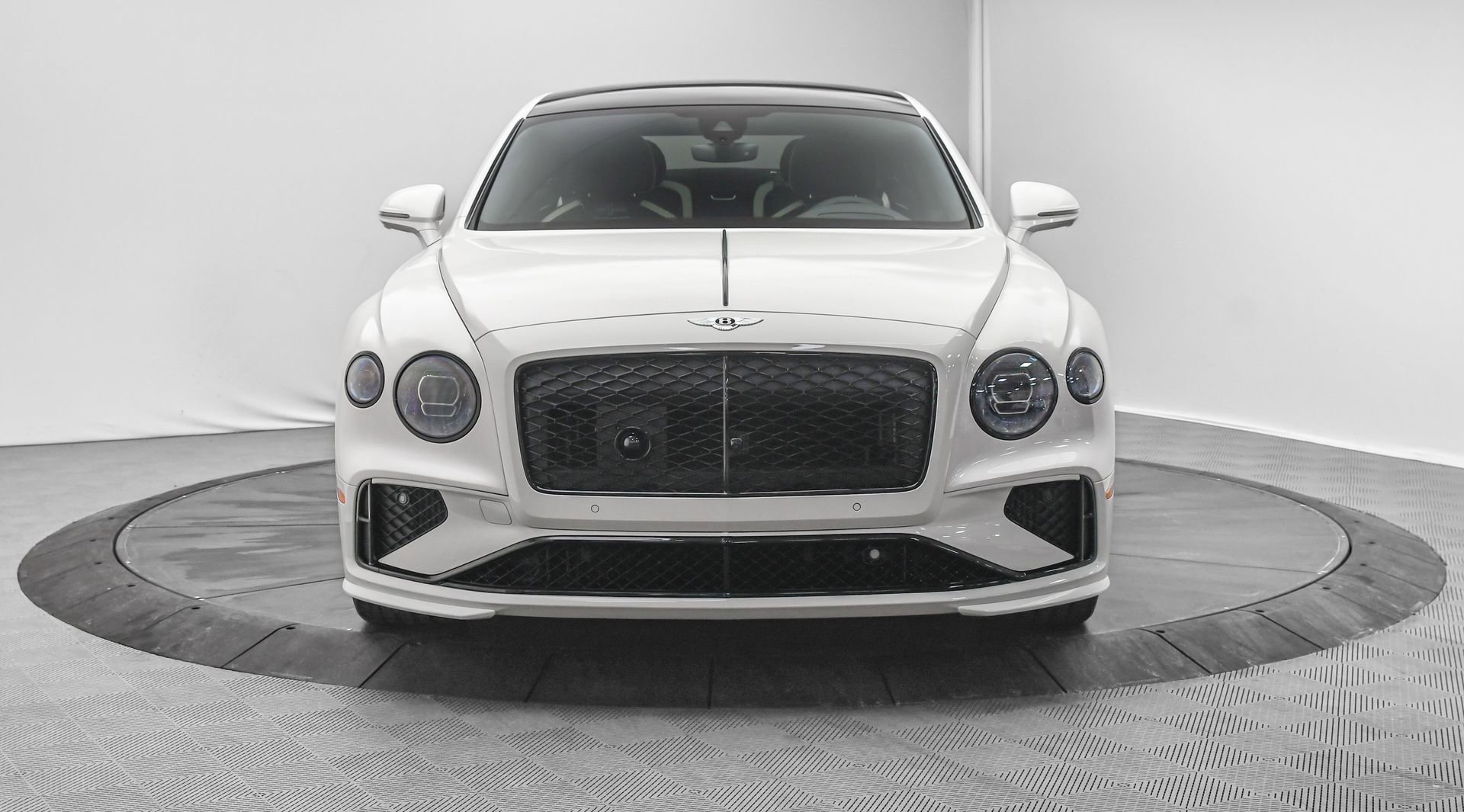 New 2025 Bentley Flying Spur Plug-In Hybrid image 7