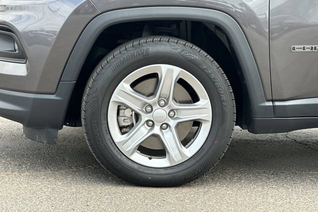 Certified 2024 Jeep Compass Latitude AWD/4WD image 25