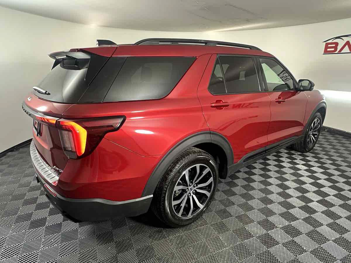 Used 2026 Ford Explorer ST-Line AWD/4WD image 8