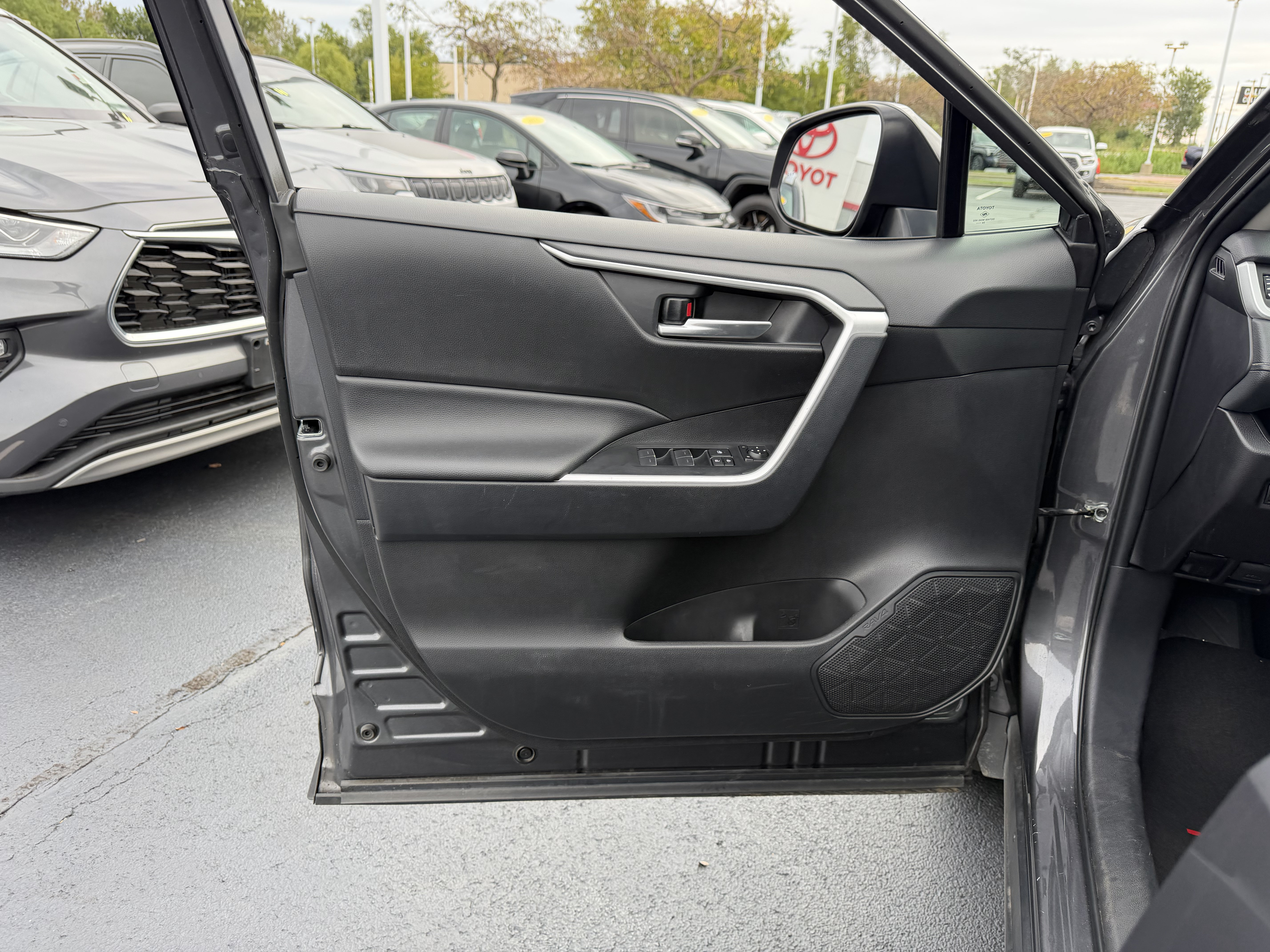 Certified 2025 Toyota RAV4 XLE AWD/4WD image 20